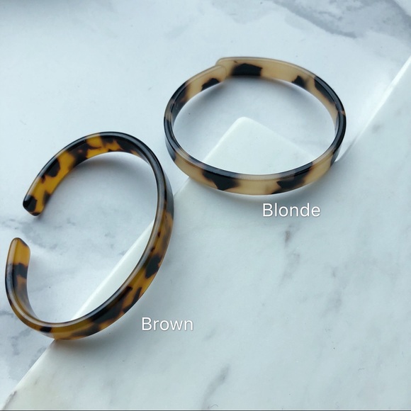 One piece - Brown Tortoise Resin Cuff Bracelet - Picture 2 of 8